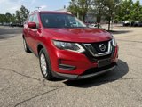 Used 2017 Nissan Rogue SV image 3