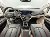 Used 2024 Chrysler Pacifica Select image 2