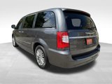 Used 2016 Chrysler Town & Country Touring-L w/ Driver Convenience Group image 5