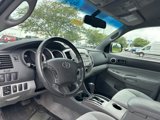 Used 2011 Toyota Tacoma PreRunner image 4