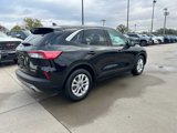 Used 2022 Ford Escape SE image 3