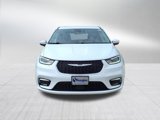 Used 2023 Chrysler Pacifica Touring-L image 3