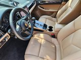 Certified 2024 Porsche Macan image 4