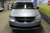 Used 2018 Dodge Grand Caravan SE w/ UConnect Hands-Free Group image 2