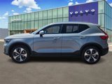 Used 2025 Volvo XC40 B5 Plus image 6