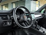 Certified 2025 Porsche Macan image 4