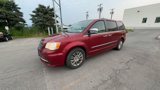 Used 2015 Chrysler Town & Country Touring-L w/ Driver Convenience Group image 5