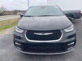 New 2025 Chrysler Pacifica Select image 2