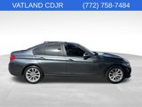 Used 2017 BMW 320i Sedan image 4