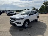 Used 2024 Jeep Compass Latitude image 2