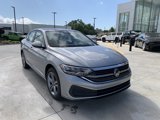 Used 2024 Volkswagen Jetta SE image 2
