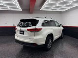 Used 2017 Toyota Highlander XLE image 5
