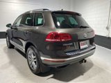 Used 2016 Volkswagen Touareg Lux image 4