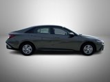 Used 2025 Hyundai Elantra SE image 4