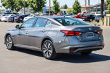 Used 2021 Nissan Altima 2.5 SV image 2