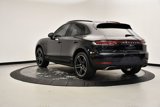 Certified 2021 Porsche Macan image 3