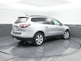 Used 2017 Chevrolet Traverse LT w/ Style and Technology Package image 2