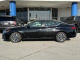 Used 2023 Nissan Altima 2.5 SV image 2