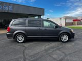Used 2016 Dodge Grand Caravan SXT image 2