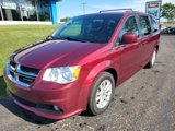 Used 2019 Dodge Grand Caravan SXT image 2