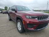 Used 2023 Jeep Grand Cherokee Laredo image 4