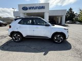 New 2025 Hyundai Venue Limited image 2