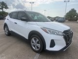 Used 2021 Nissan Kicks S image 3