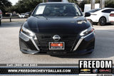 Used 2024 Nissan Altima 2.5 SV image 2