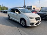 Used 2022 Chrysler Pacifica Touring-L image 4