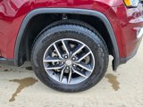 Used 2018 Jeep Grand Cherokee Laredo image 3