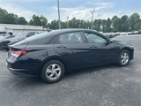 Used 2022 Hyundai Elantra SE image 5