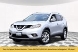 Used 2016 Nissan Rogue SV image 2