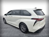 Used 2021 Toyota Sienna XLE image 4