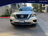 Used 2017 Nissan Pathfinder S image 2