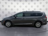 Used 2017 Chrysler Pacifica Touring-L image 2