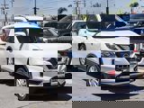 Used 2017 Nissan Rogue SV image 3