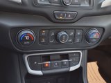 Used 2022 GMC Terrain SLE w/ Driver Convenience Package image 4