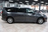 Used 2017 Chrysler Pacifica Touring image 6