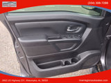 Used 2019 Nissan Titan SV w/ SV Convenience Package image 5