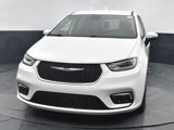 Used 2023 Chrysler Pacifica Touring-L image 3