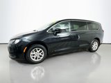 Used 2023 Chrysler Voyager LX image 3