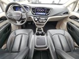 Used 2023 Chrysler Pacifica Touring-L image 5