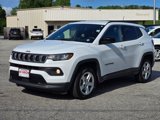 Used 2023 Jeep Compass Latitude image 2