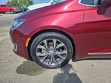 Used 2017 Chrysler Pacifica Limited image 6