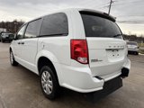 Used 2019 Dodge Grand Caravan SE image 4