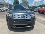 Used 2018 Ford Explorer XLT image 2
