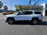 Used 2023 GMC Acadia SLT image 2