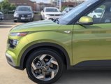 Used 2024 Hyundai Venue SEL image 4
