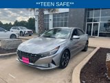 Used 2021 Hyundai Elantra SEL w/ Convenience + Premium Package image 3