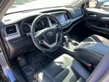 Used 2019 Toyota Highlander XLE image 4